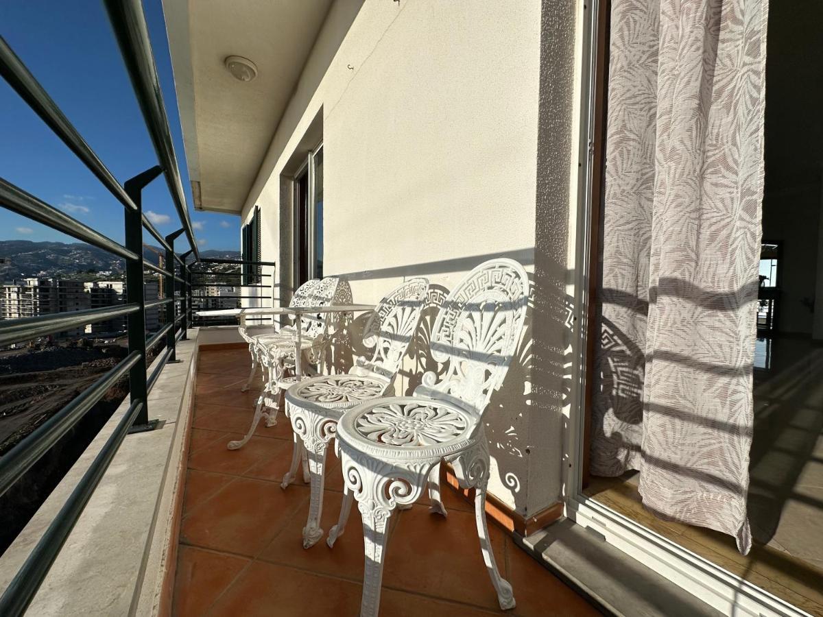 Plaza Near Forum Madeira - Rooms For Rent Funchal  Esterno foto